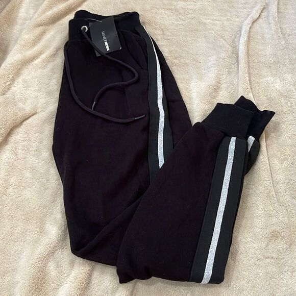 Fashion Nova Pants - NWT- Fashion Nova - XS. Study Sesh Jogger